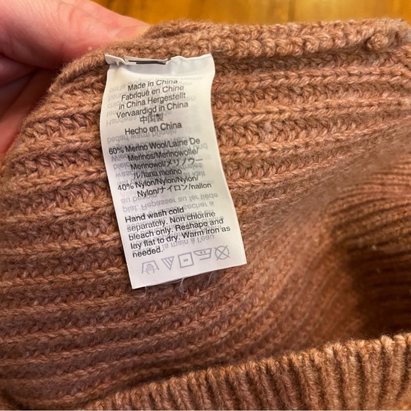 Madewell Boatneck Button-Shoulder Sweater in size Medium - Picture 9 of 9